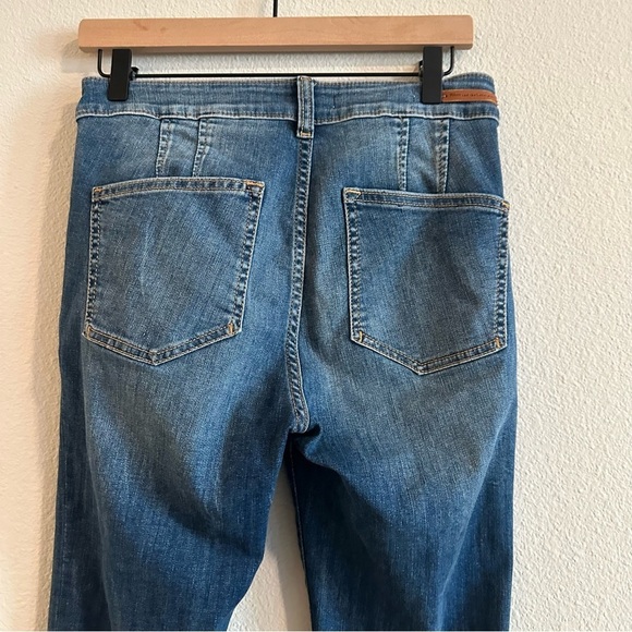 Pilcro Classic Blue Women's Jeans - Picture 4 of 9